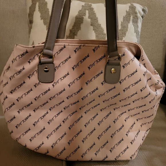 Betsyville purse - Picture 2 of 3